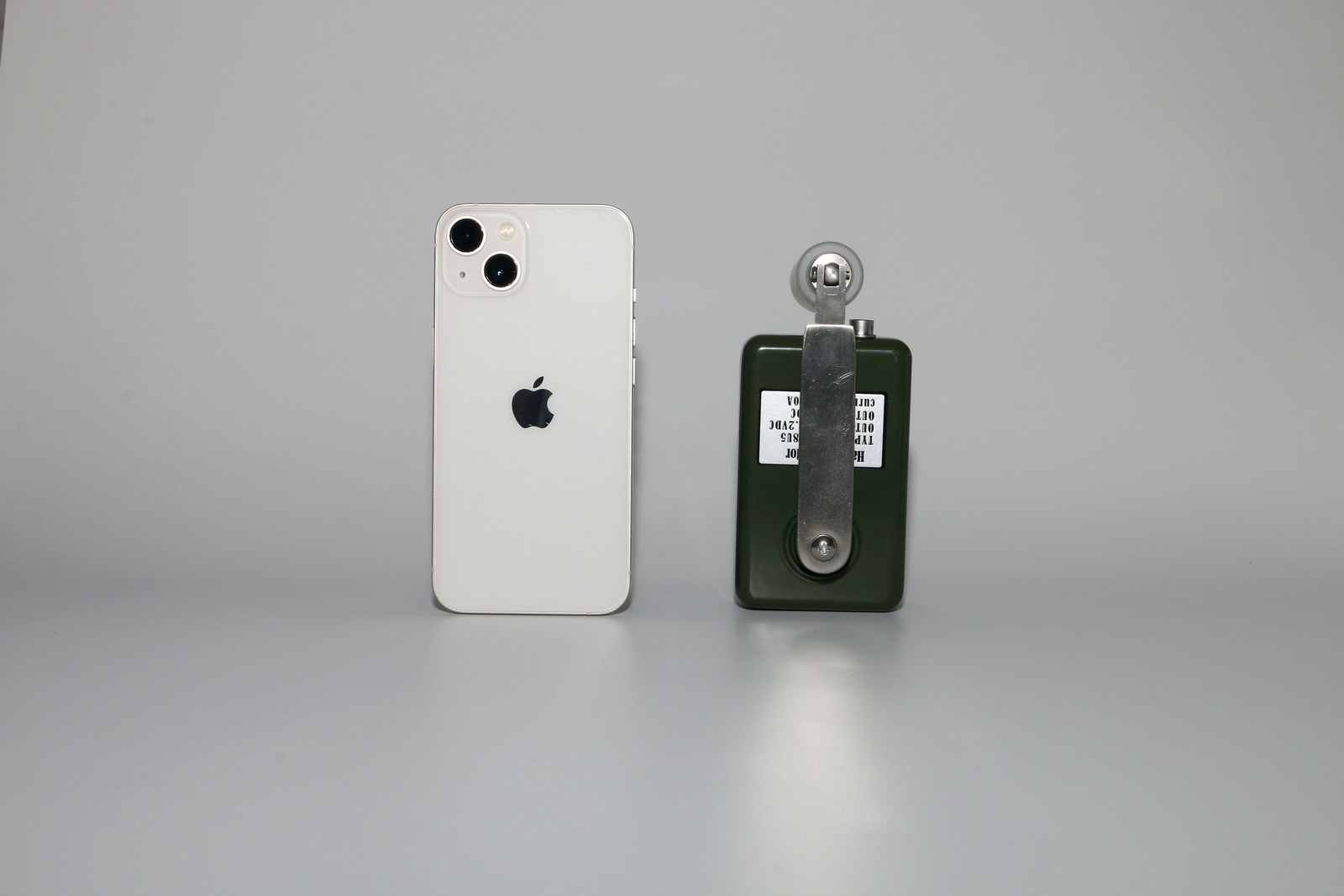JD-30D28U5 phone size comparison